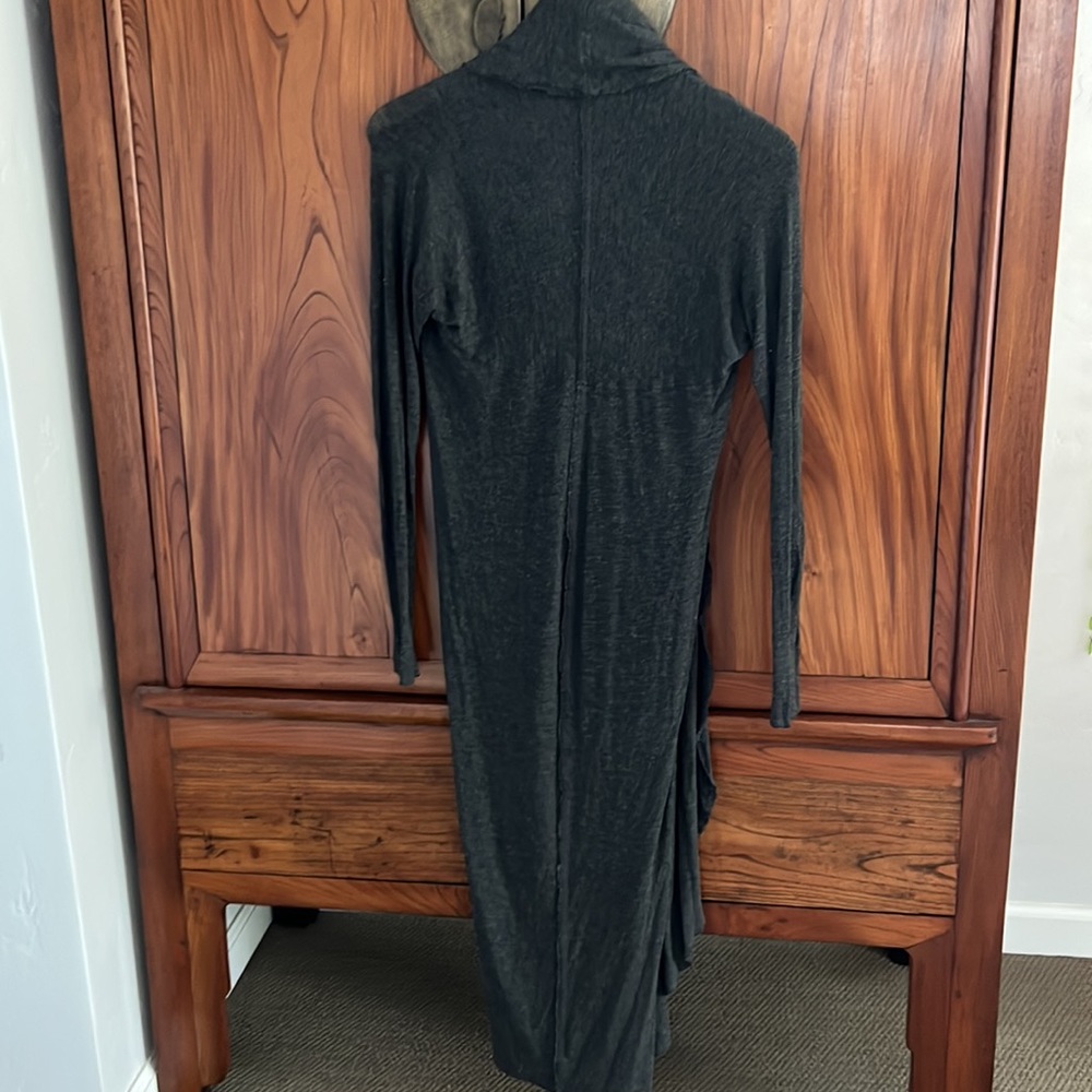 Grey Long Robe - Picture 4 of 4